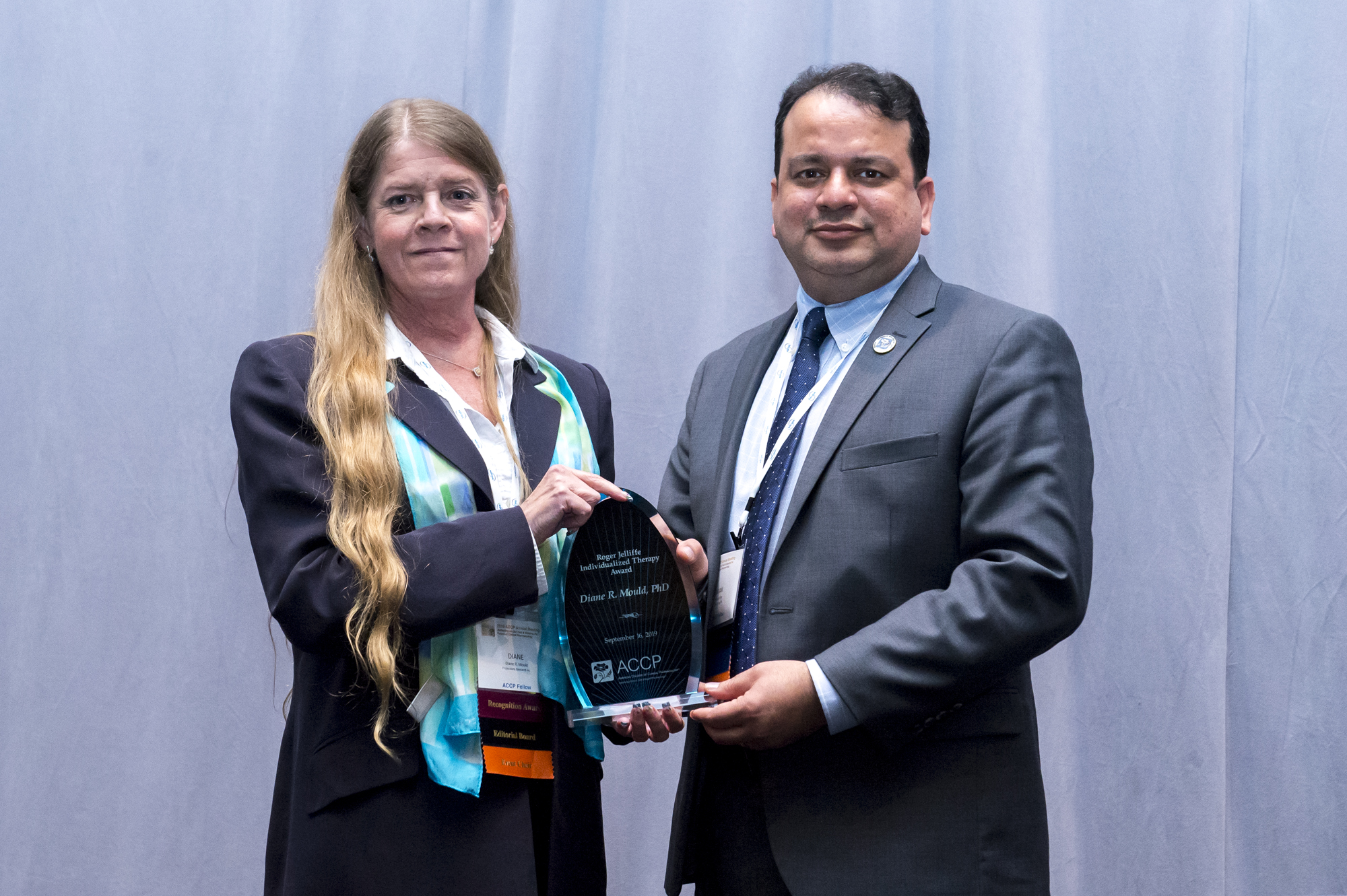 Dr. Diane R. Mould receives the    Roger Jelliffe Individualized Therapy Award